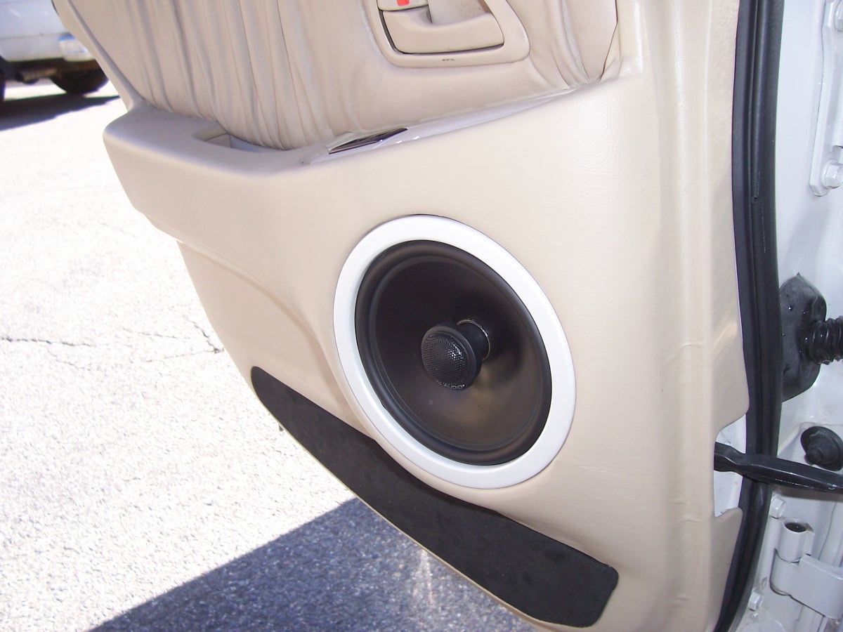 NH GS300 CUSTOM INTERIOR / EXTERIOR Stereo Sub Box Amp rack Door panels